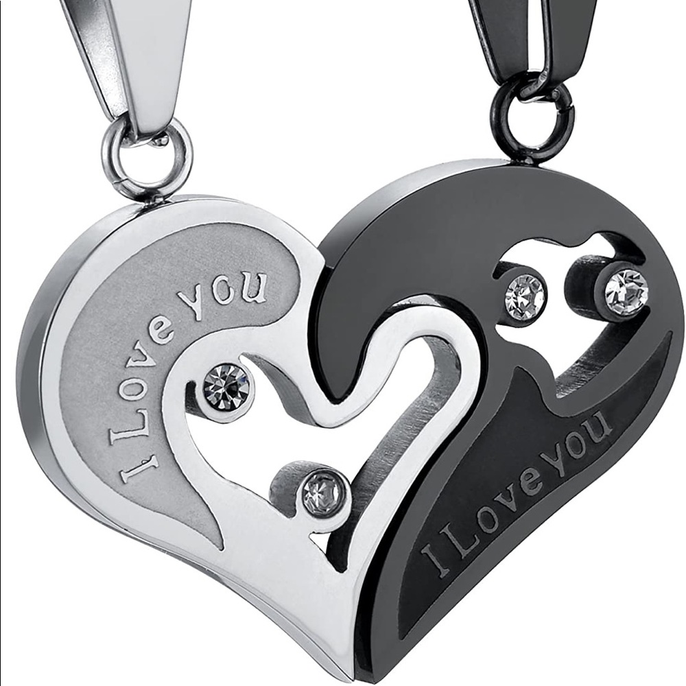 Cute couples necklace!! Never worn!!